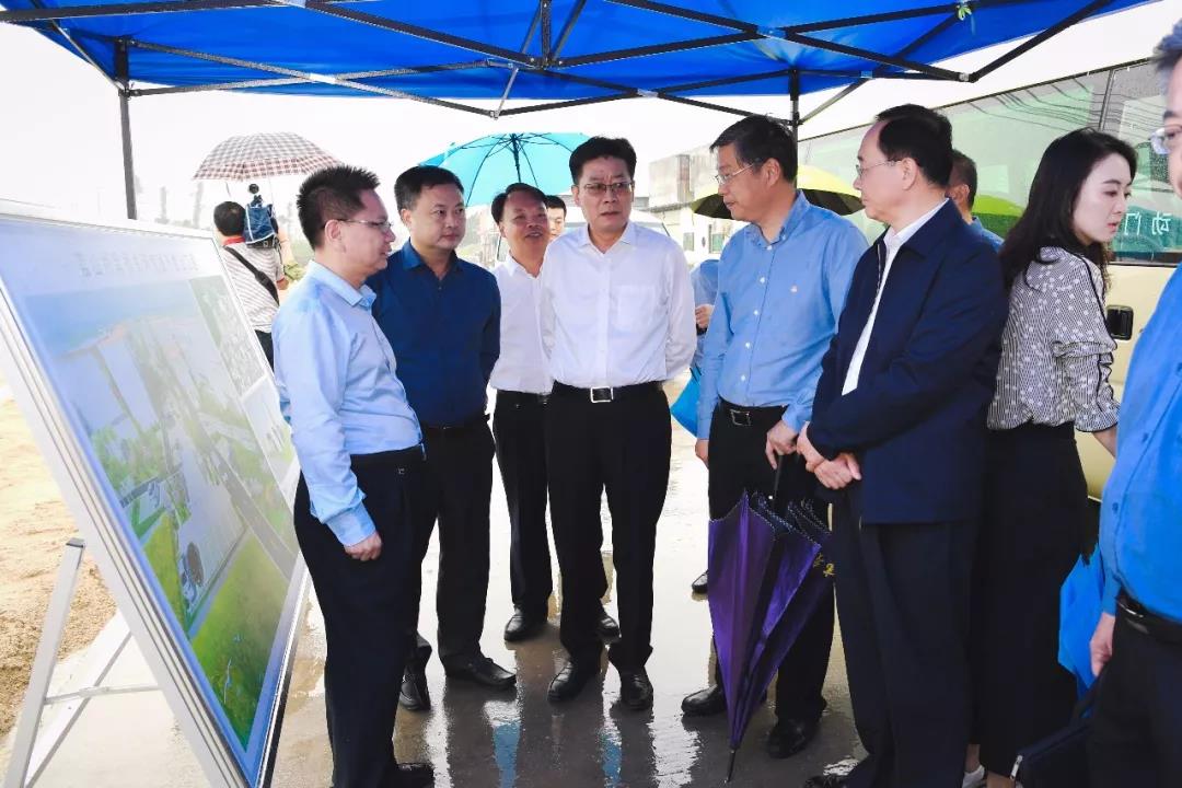 市委书记郭永航赴斗门区调研,实地察看荔山村格力集团产业帮扶项目